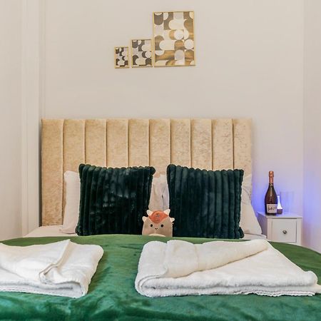 Mayfair Maisonette Chic Spacious 2-Bed - 33A London Exteriör bild